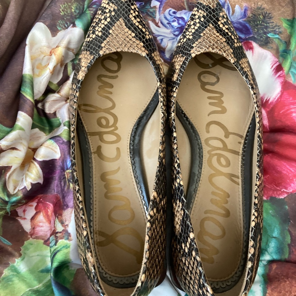 Sam Edelman great condition SZ 6 snake skin shoes